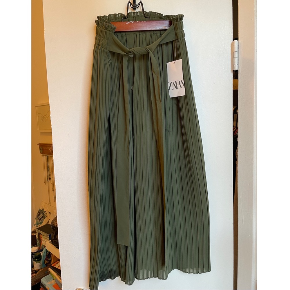 Zara green maxi skirt - tags still on - size M